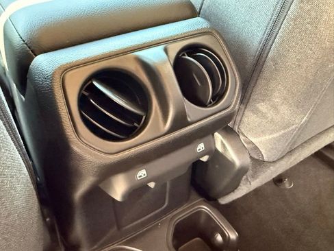 New 2025 Jeep Gladiator Sport image 27