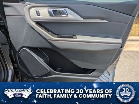 New 2026 Ford Explorer Active RWD image 36