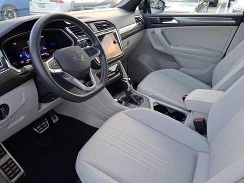 Used 2023 Volkswagen Tiguan SE R-Line image 13