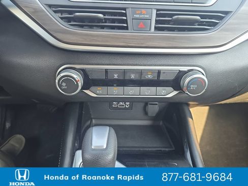 Used 2023 Nissan Altima 2.5 SV FWD image 15