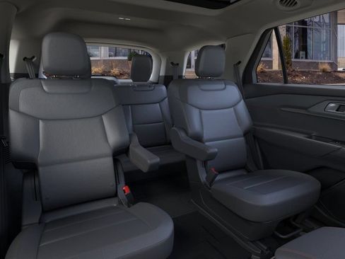 Used 2026 Ford Explorer Active w/ Active Comfort Package AWD/4WD image 13