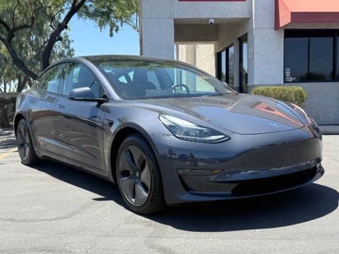 Used 2023 Tesla Model 3 Standard Range RWD image 1