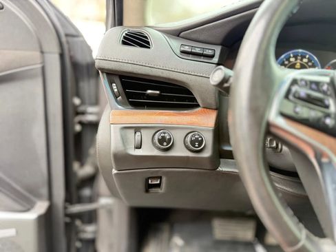 Used 2015 Cadillac Escalade Premium image 25