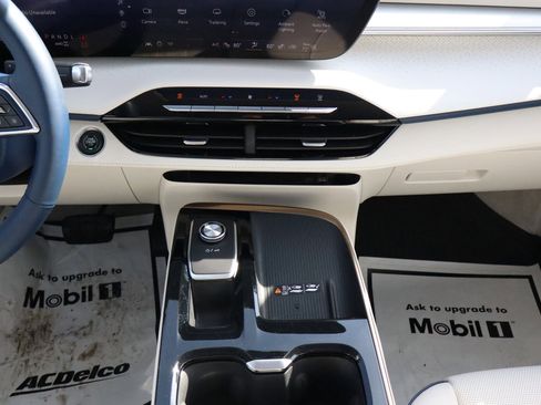 Certified 2025 Buick Enclave Avenir w/ Super Cruise Package image 10