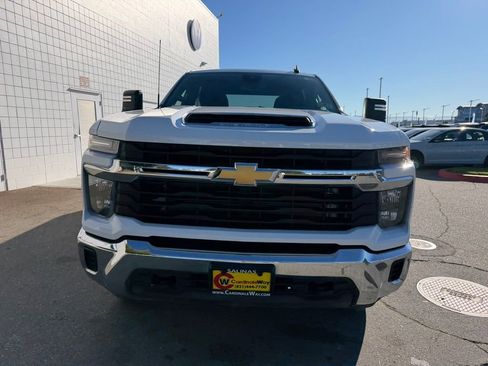 Used 2024 Chevrolet Silverado 2500 LT image 9