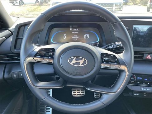 Certified 2025 Hyundai Elantra Sport image 13