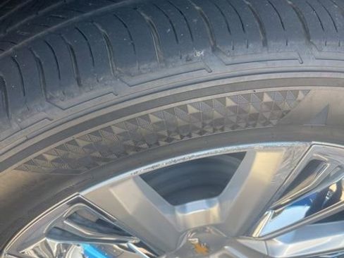 Used 2023 Chevrolet Suburban High Country image 21