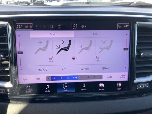 Used 2022 Chrysler Pacifica Touring-L image 38