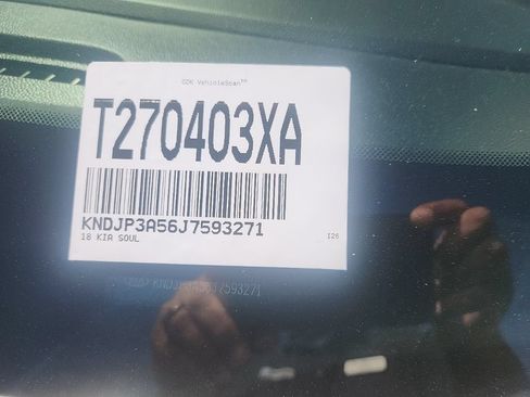 Used 2018 Kia Soul + FWD image 4