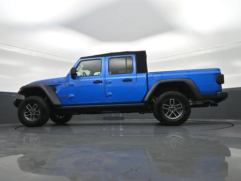 Used 2024 Jeep Gladiator Mojave AWD/4WD image 25