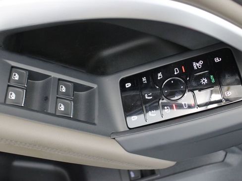 New 2025 Audi Q5 Prestige image 18