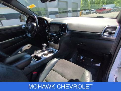 Used 2019 Jeep Grand Cherokee Altitude AWD/4WD image 30