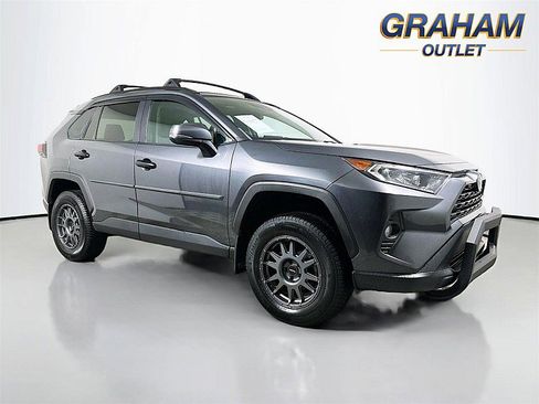 Used 2020 Toyota RAV4 XLE w/ Convenience Package image 1