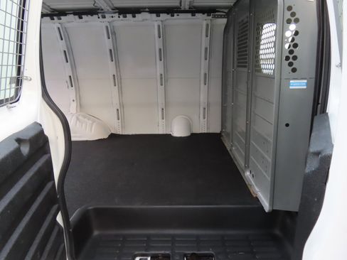 Used 2015 Chevrolet Express 2500 RWD 2500 135 image 18