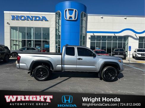 Used 2022 Toyota Tacoma SR image 1