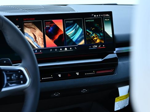 New 2026 BMW 530i xDrive w/ M Sport Package image 19