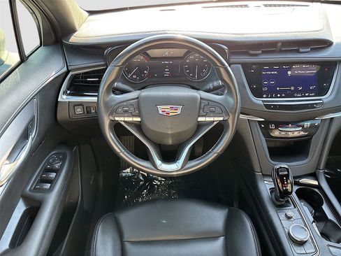 Used 2023 Cadillac XT6 Luxury FWD image 23