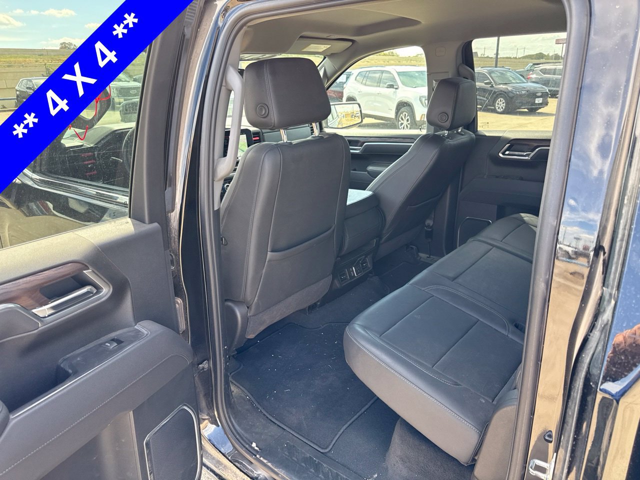 Used 2025 GMC Sierra 1500 SLT AWD/4WD image 7