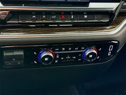 New 2026 GMC Sierra 1500 SLE w/ Preferred Package image 11