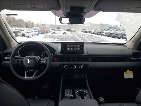 New 2025 Honda Pilot Touring image 20