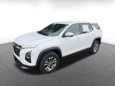 Used 2025 Chevrolet Equinox LT image 8