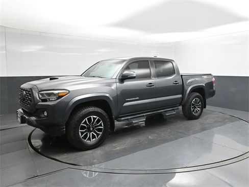 Used 2020 Toyota Tacoma TRD Sport image 1