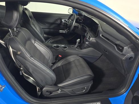 Used 2025 Ford Mustang Premium image 10