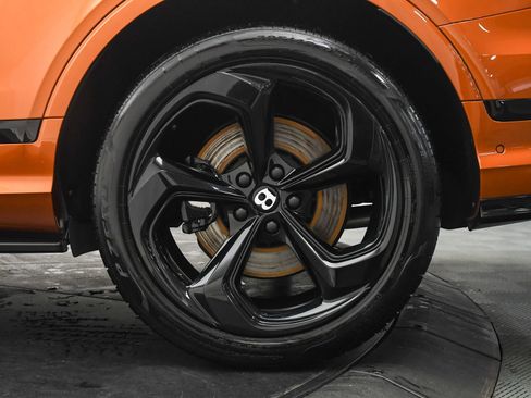 Certified 2022 Bentley Bentayga image 32