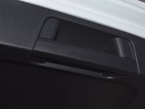 New 2026 Volkswagen Taos SEL image 25