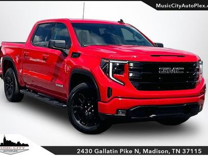 Used 2024 GMC Sierra 1500 Elevation w/ LPO, Elevation Black Package