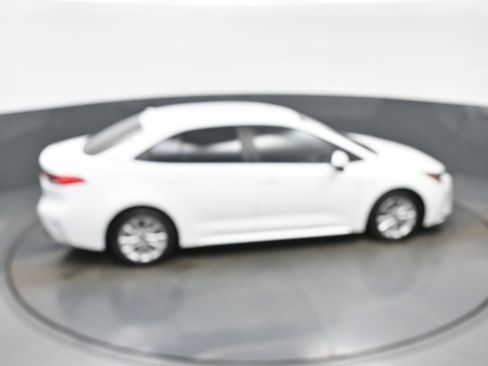 Used 2025 Toyota Corolla LE w/ LE Premium Package image 40