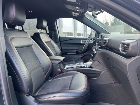 Used 2024 Ford Explorer ST-Line w/ Class IV Trailer Tow Package image 11