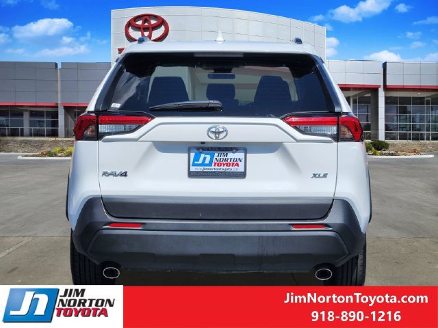 Used 2025 Toyota RAV4 XLE FWD image 6
