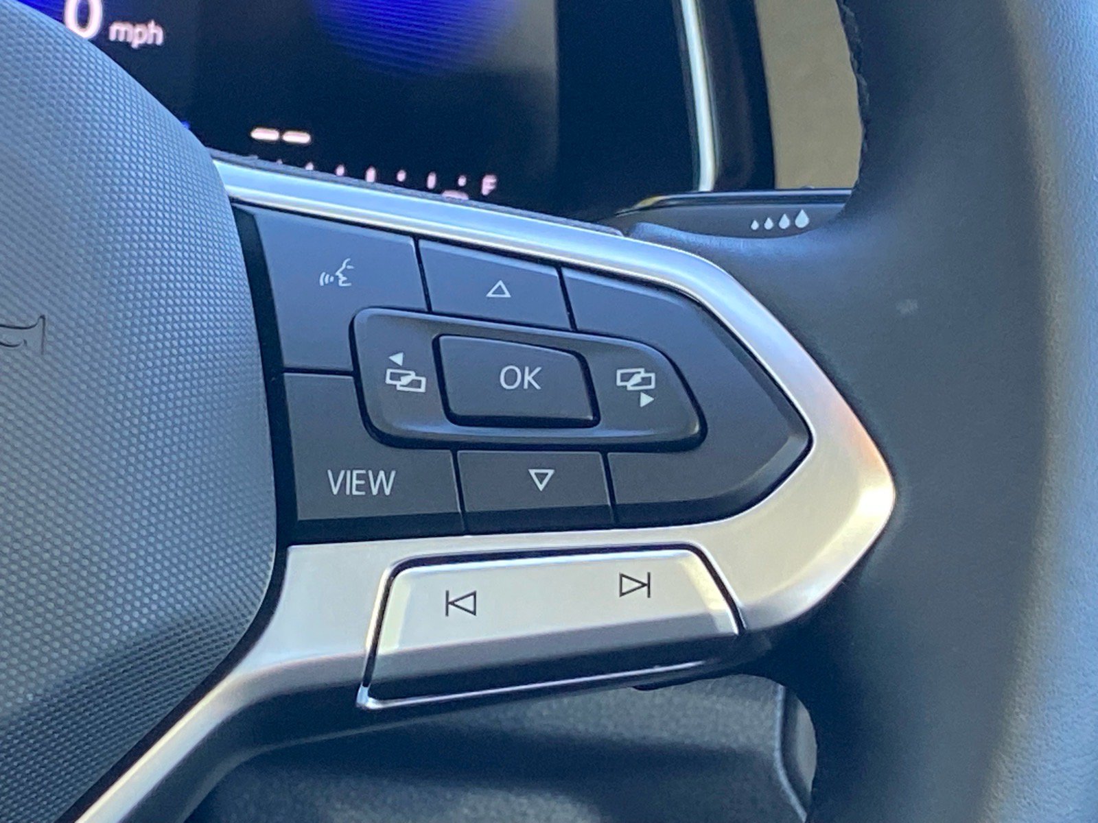 Certified 2024 Volkswagen Jetta SE FWD image 8