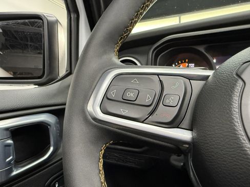Used 2024 Jeep Wrangler Unlimited Sahara AWD/4WD image 14