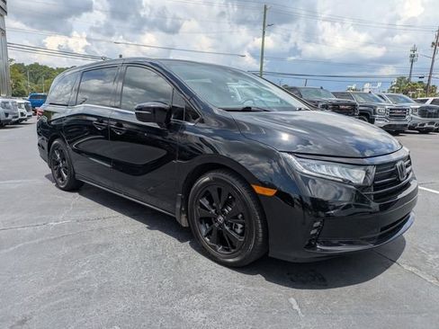 Used 2023 Honda Odyssey Sport image 3