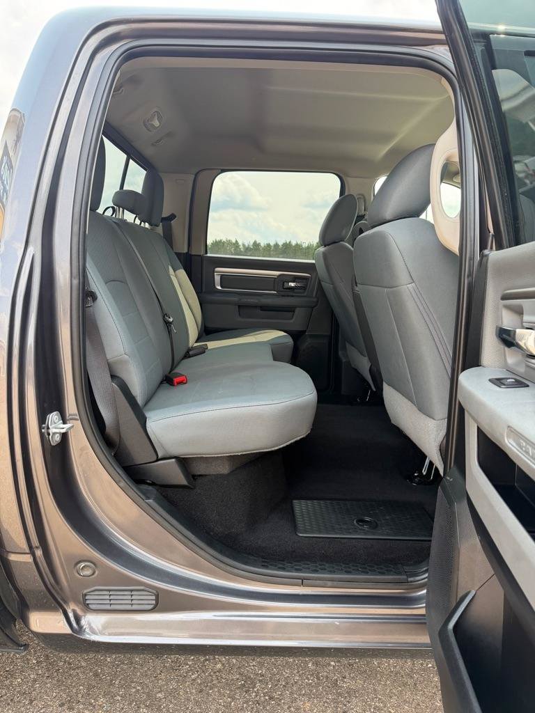 Used 2018 RAM 1500 Classic SLT AWD/4WD image 19