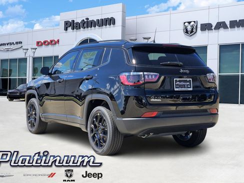 New 2026 Jeep Compass Latitude image 4