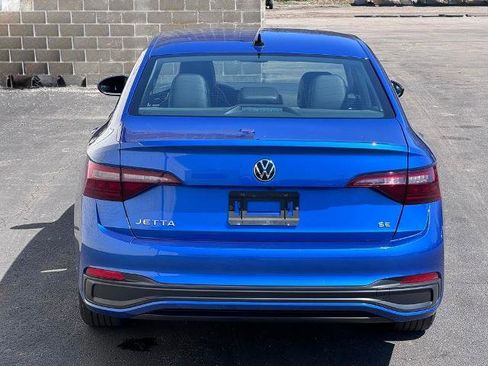 Used 2023 Volkswagen Jetta SE FWD image 6
