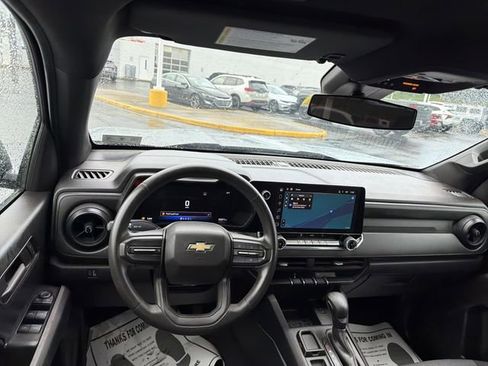 Used 2024 Chevrolet Colorado W/T RWD image 14