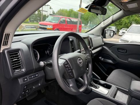 Used 2022 Nissan Frontier S w/ Technology Package AWD/4WD image 11