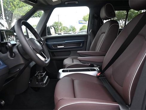 New 2025 Volkswagen ID. Buzz Pro S image 18