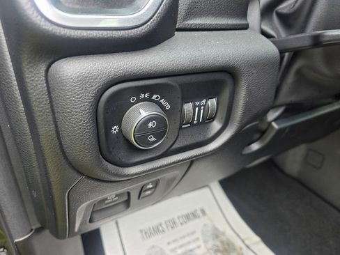 Used 2023 RAM 1500 Laramie AWD/4WD image 9