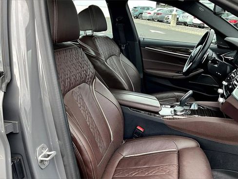 Used 2022 BMW M550i xDrive w/ Shadowloine Package image 7