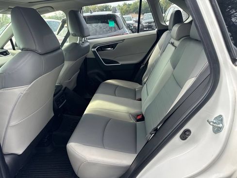Used 2020 Toyota RAV4 XLE Premium AWD/4WD image 10