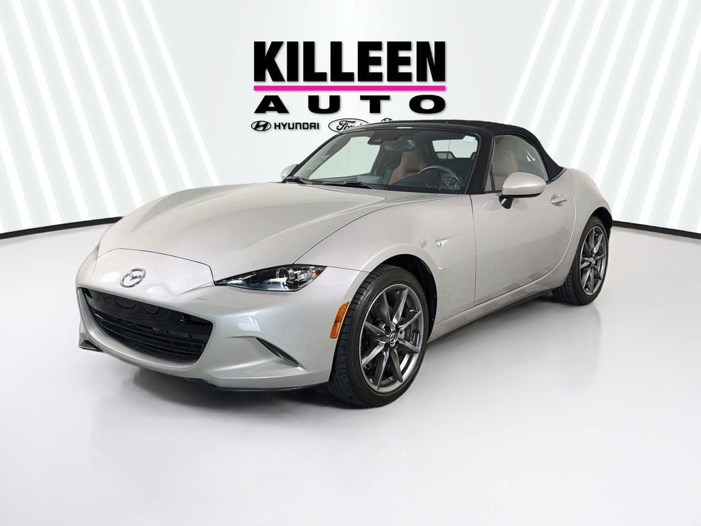 Used 2022 MAZDA MX-5 Miata Grand Touring w/ Weather Package RWD image 3