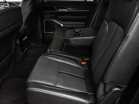 Used 2023 Jeep Wagoneer Series III w/ Convenience Group I image 36