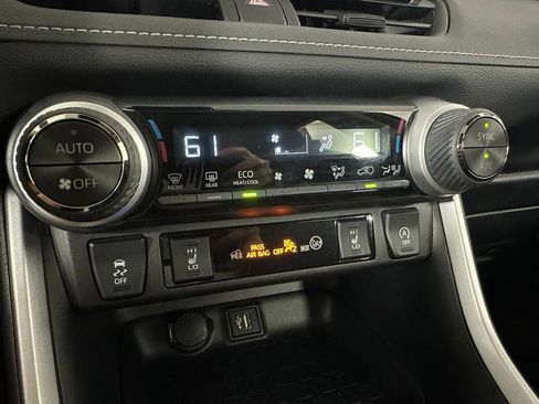 Used 2025 Toyota RAV4 XLE w/ Convenience Package AWD/4WD image 20