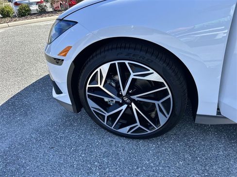 New 2025 Hyundai Ioniq 6 Limited image 32