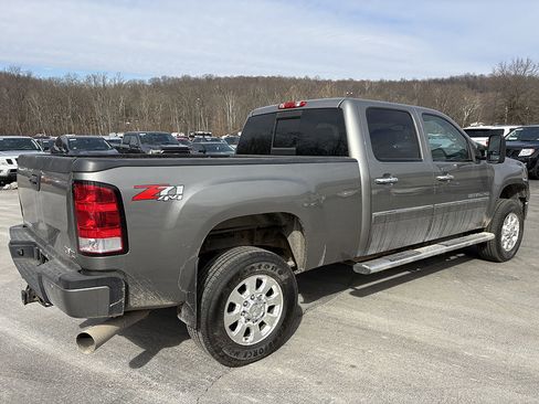 Used 2012 GMC Sierra 2500 Denali w/ Suspension Package, Off-Road image 3
